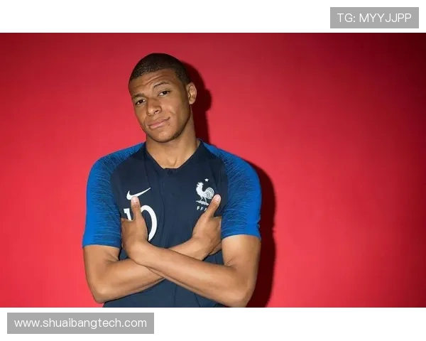 英超球衣胸口小红花代表什么含义？纪念解读