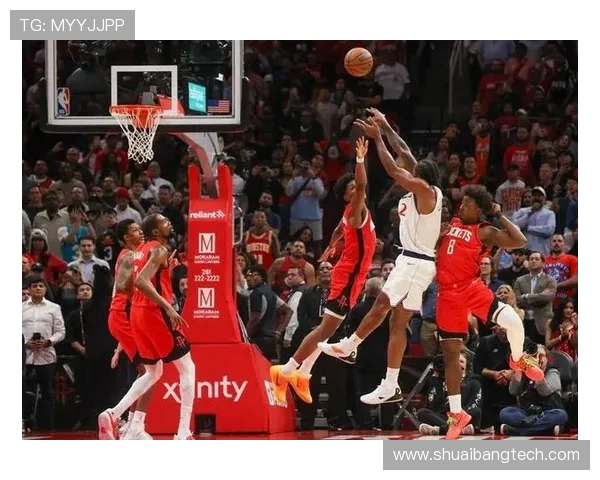 马刺对阵开拓者激战正酣 全场精彩瞬间直播不断 马刺对阵开拓者激战正酣 全场精彩瞬间直播不断